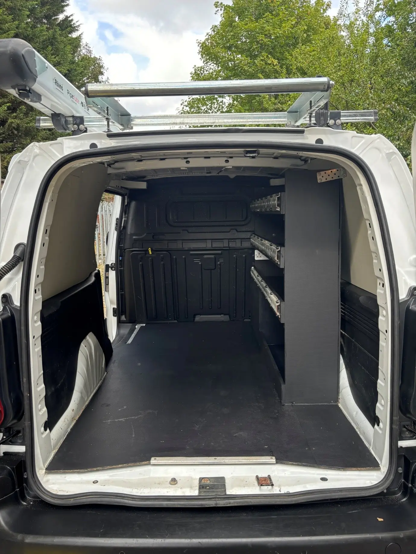 
Peugeot Partner Professional L2 1.5 BHDI full									